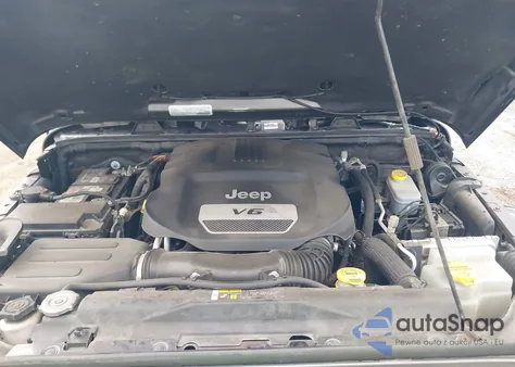 2018 Jeep Wrangler Jk Unlimited Sahara 4X4 из США, поврежденный, VIN 1C4HJWEG5JL916407